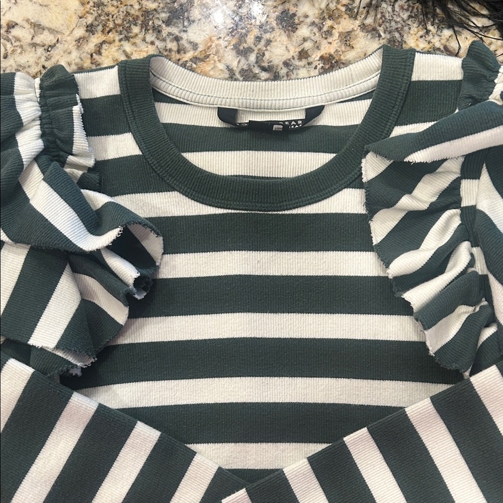 Veronica Beard Striped Ruffle Shoulder Top in Forest Green White SOME PILING